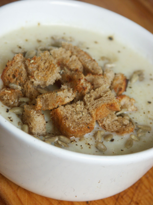 Zupa- krem z selera z grzankami