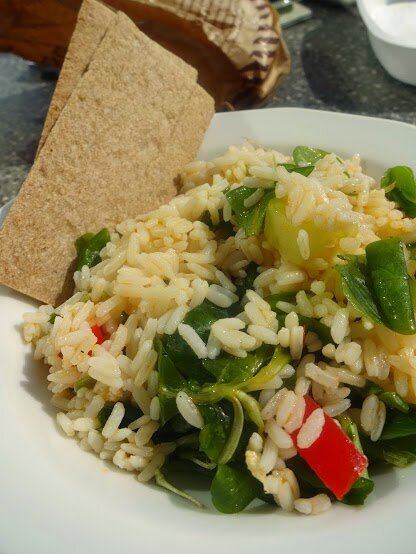 Sałatka z ryżem i warzywami